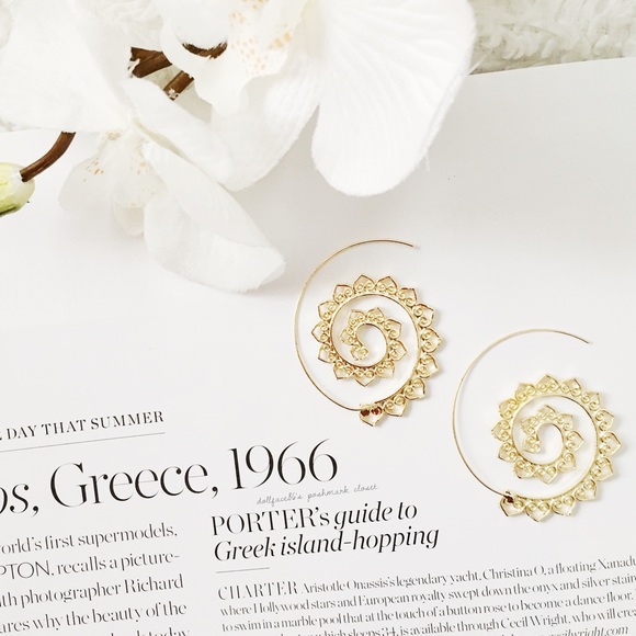 Jewelry - NWT Boho Spiral Earrings